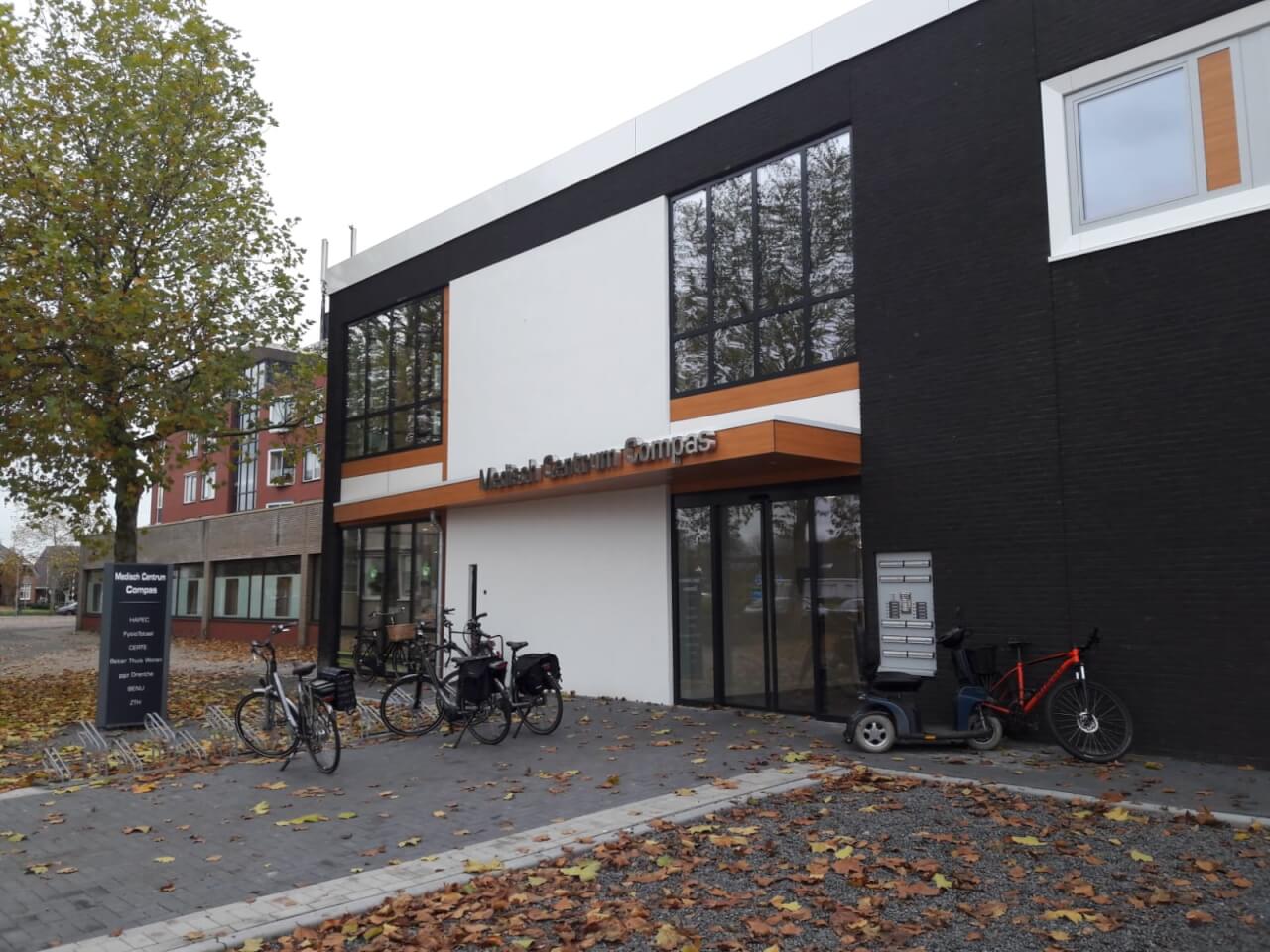 Gezondheidscentrum Emmer Compascuum rechter vooraanzicht