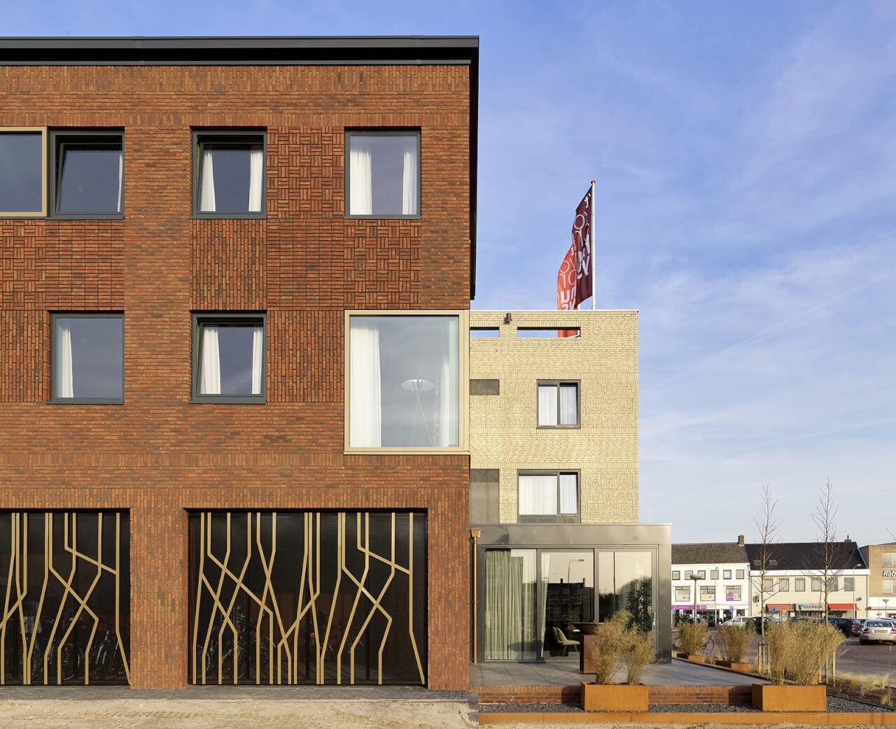Grand cafe 't Voorhuys Emmeloord linkerzijaanzicht