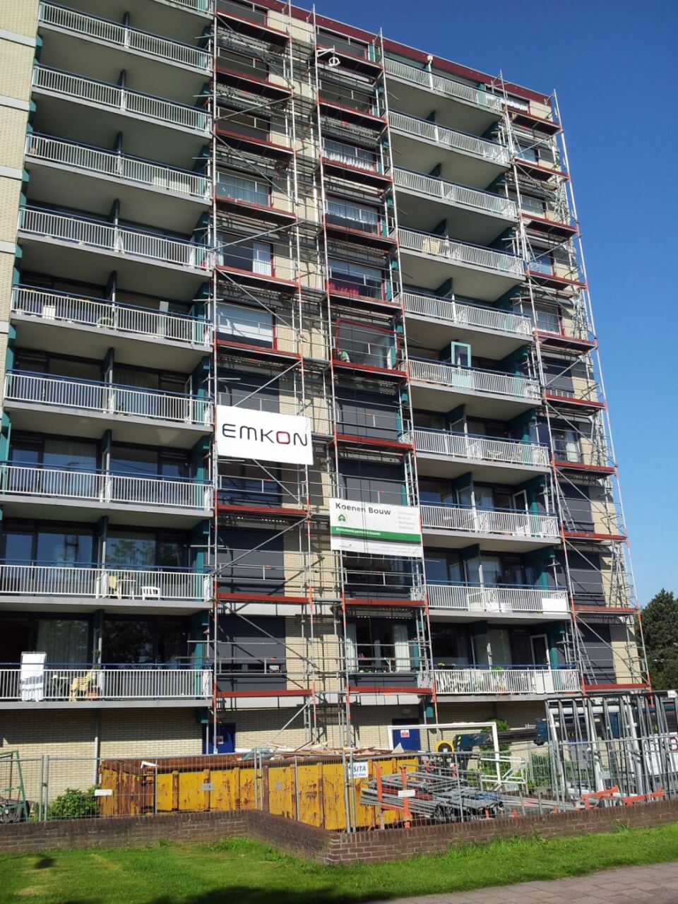 Meerhoek Emmen gevelrenovatie vooraanzicht