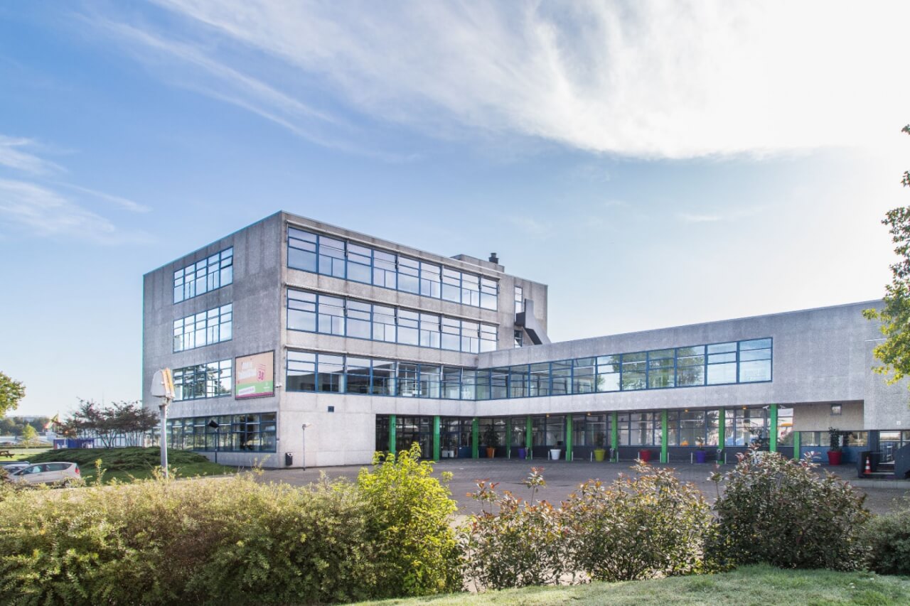 Landstede Zwolle rechter vooraanzicht