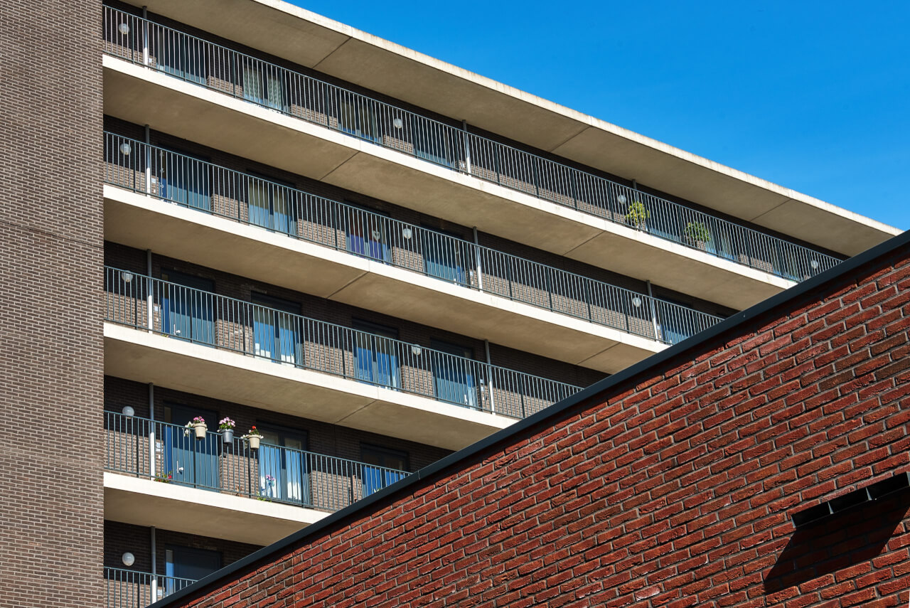 Emmerhout gebouw linkerzijaanzicht
