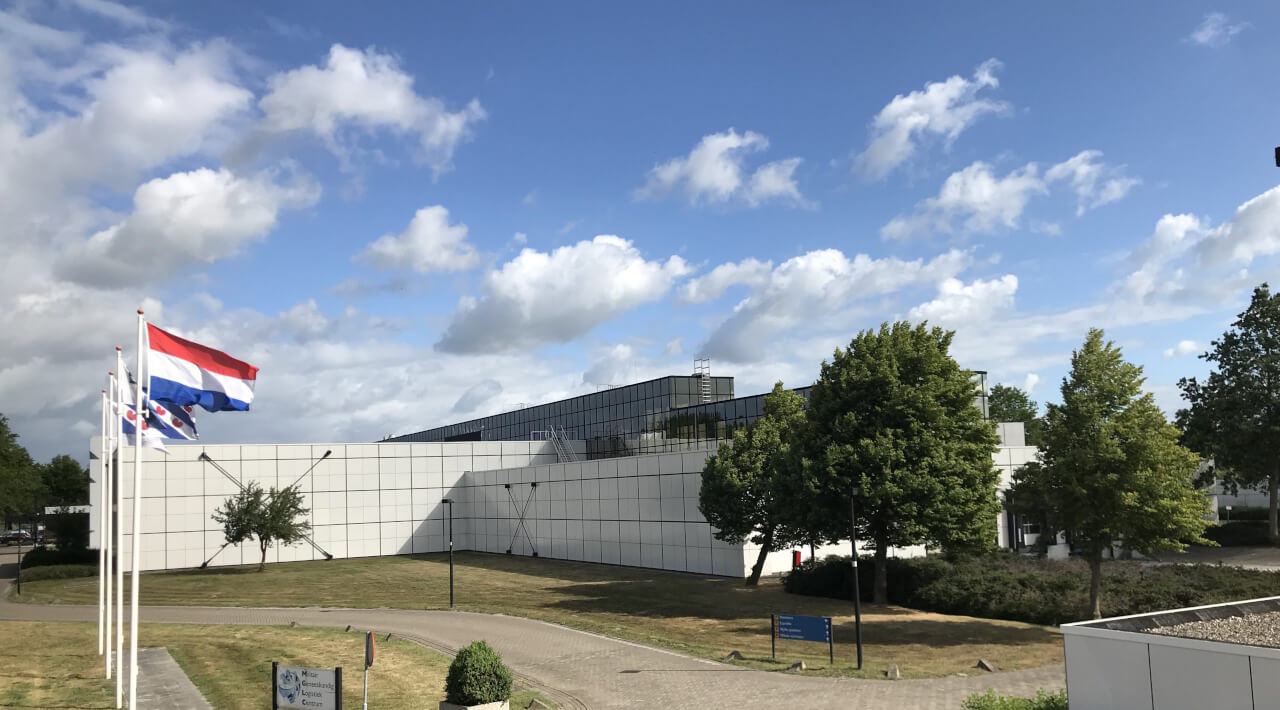 Generaal-Majoor Brugmans kazerne in Heerenveen vooraanzicht gevelrenovatie