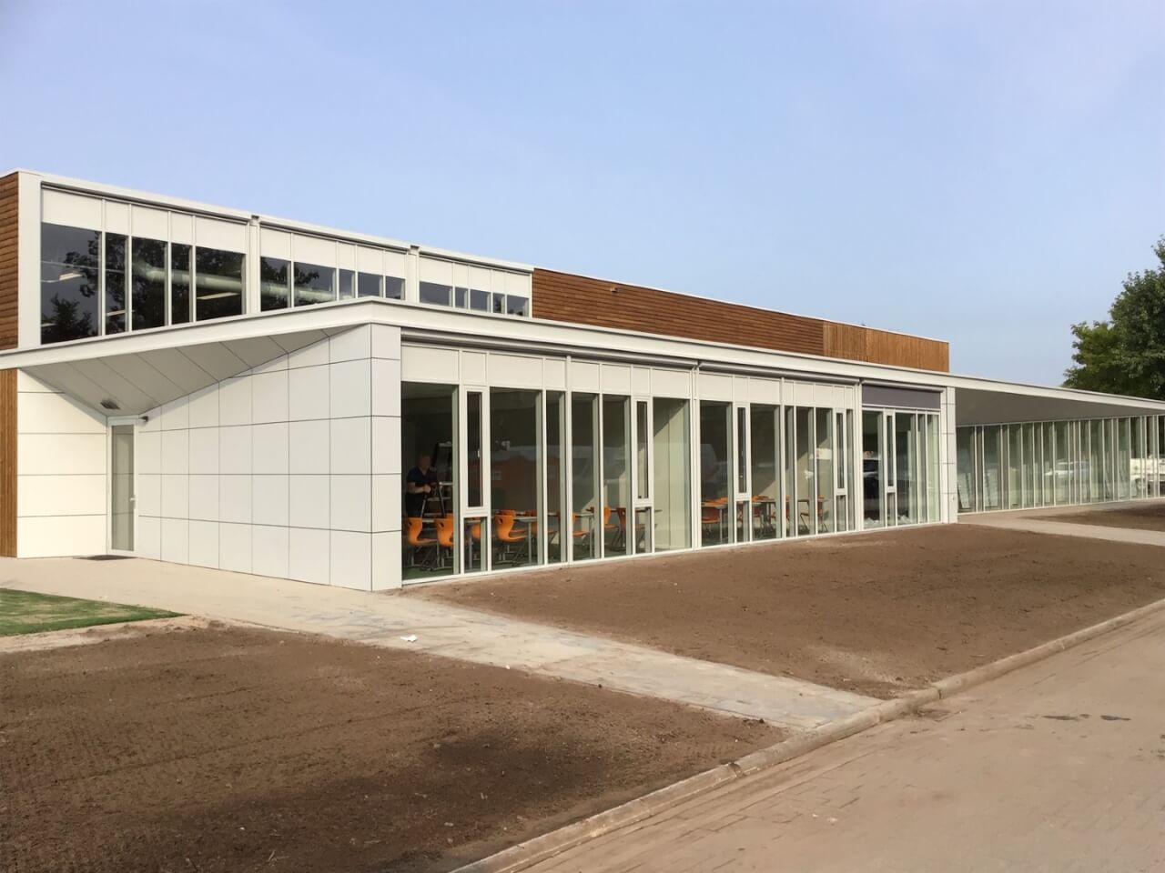 Zijaanzicht Sporthal Terra Meppel