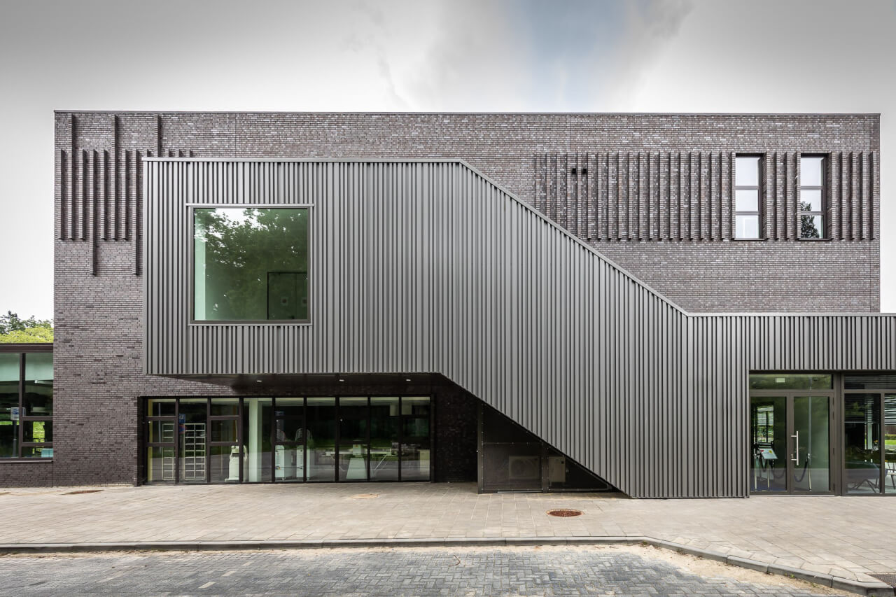 aluminium kozijnen Esdal College in Emmen