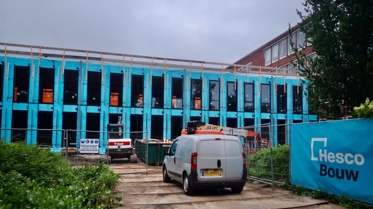 Vooraanzicht monteren aluminium kozijnen Groningen