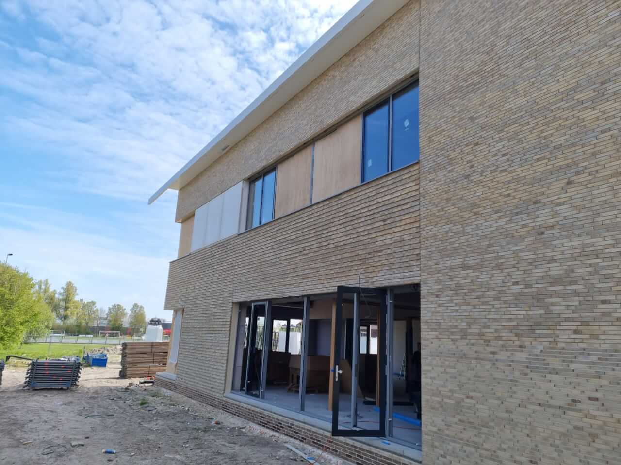 Kindcentrum in Workum aluminium kozijnen en vliesgevels